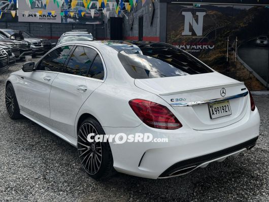 Mercedes-Benz Clase C Carros en venta