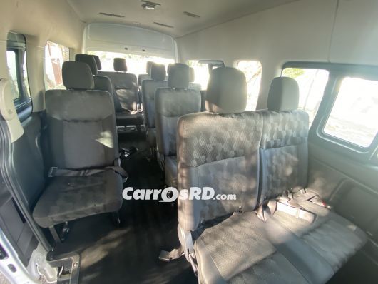 Nissan URVAN Minivan en venta