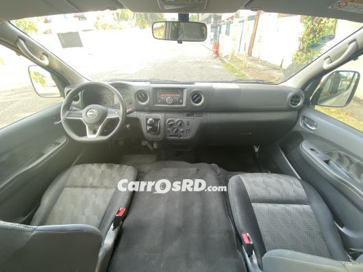 Nissan URVAN Minivan en venta