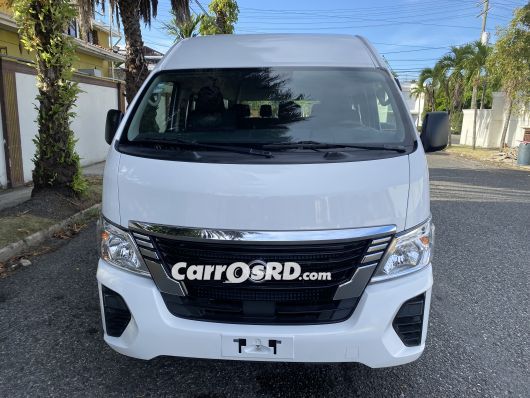 Nissan URVAN Minivan en venta