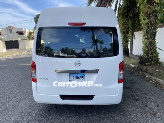 Nissan URVAN Minivan en venta