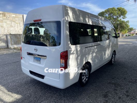 Nissan URVAN Minivan en venta