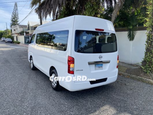 Nissan URVAN Minivan en venta