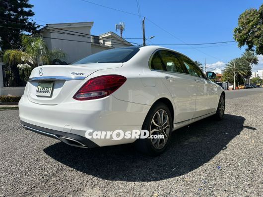 Mercedes-Benz Clase C Carros en venta