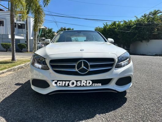 Mercedes-Benz Clase C Carros en venta