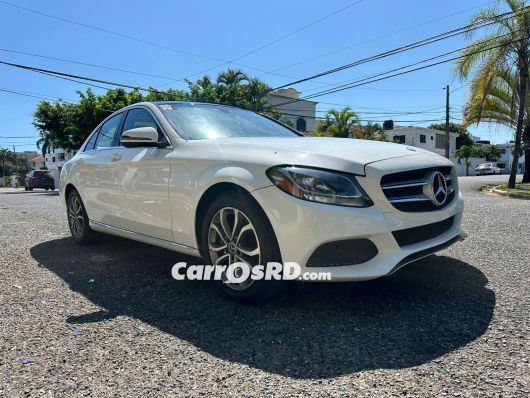 Mercedes-Benz Clase C Carros en venta