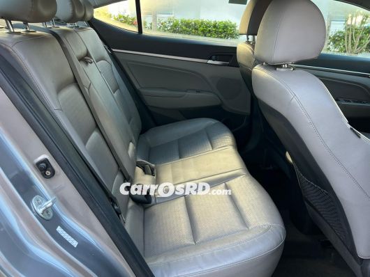 Hyundai Elantra Carros en venta