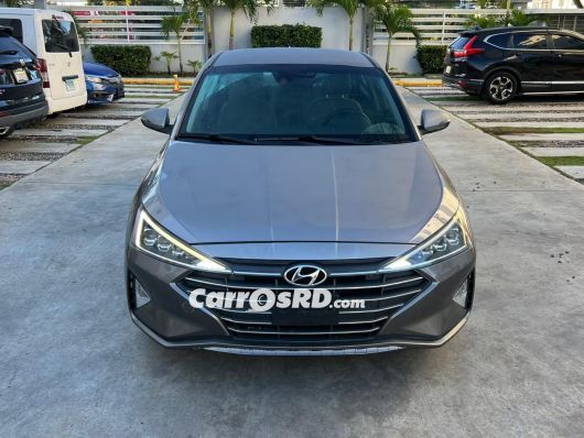 Hyundai Elantra Carros en venta