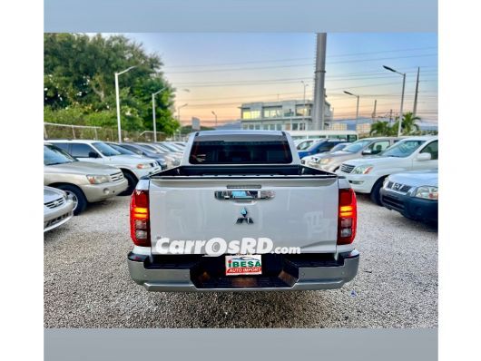 Mitsubishi L200 Camioneta en venta