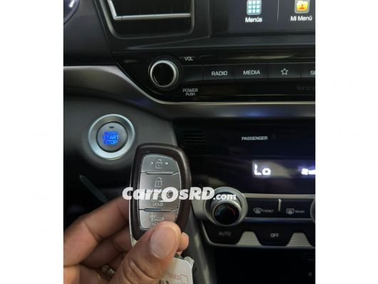 Hyundai Elantra Carros en venta