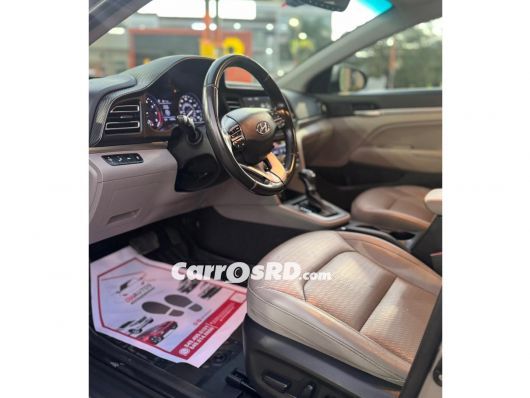 Hyundai Elantra Carros en venta