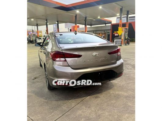 Hyundai Elantra Carros en venta
