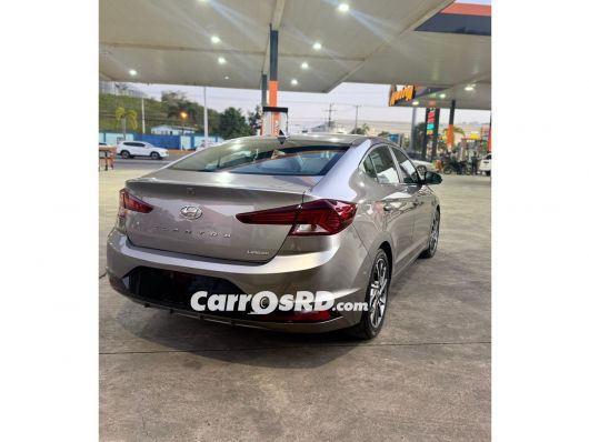 Hyundai Elantra Carros en venta