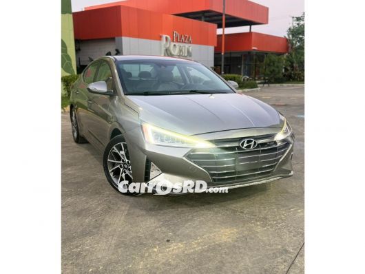 Hyundai Elantra Carros en venta