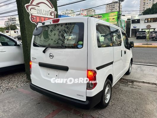 Nissan NV Minivan en venta