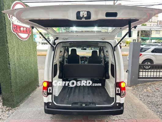 Nissan NV Minivan en venta