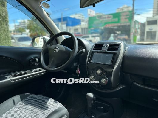 Nissan March Hatchback en venta