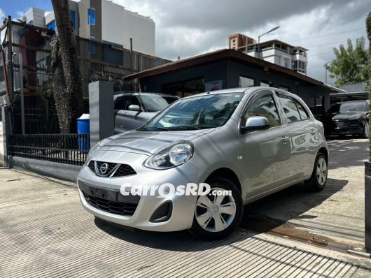 Nissan March Hatchback en venta