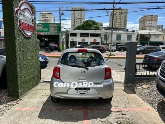 Nissan March Hatchback en venta