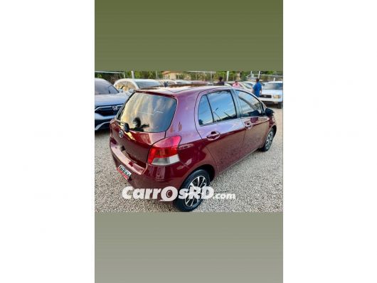 Toyota Vitz Carros en venta