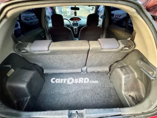 Toyota Vitz Carros en venta