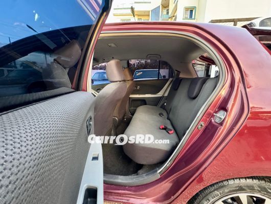 Toyota Vitz Carros en venta