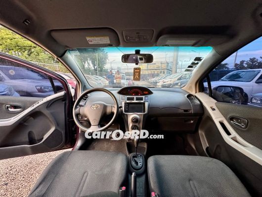 Toyota Vitz Carros en venta