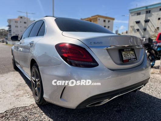 Mercedes-Benz Clase C Carros en venta