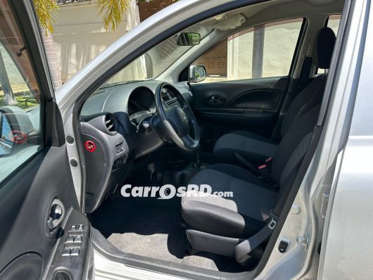 Nissan March Carros en venta