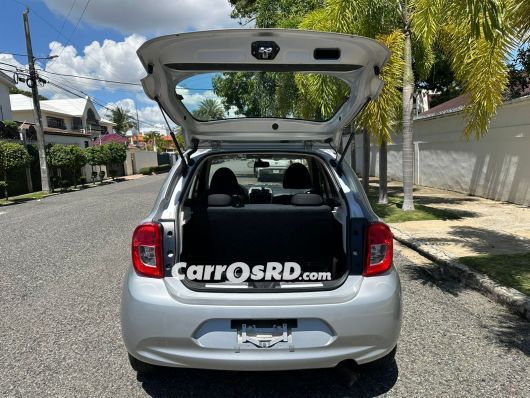 Nissan March Carros en venta