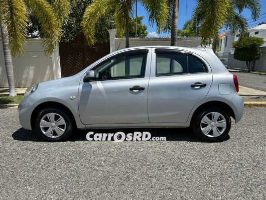 Nissan March Carros en venta