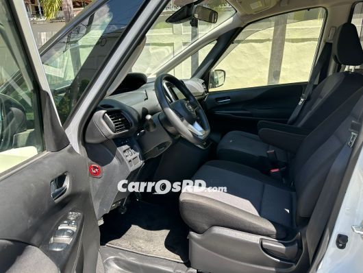 Nissan Serena Minivan en venta