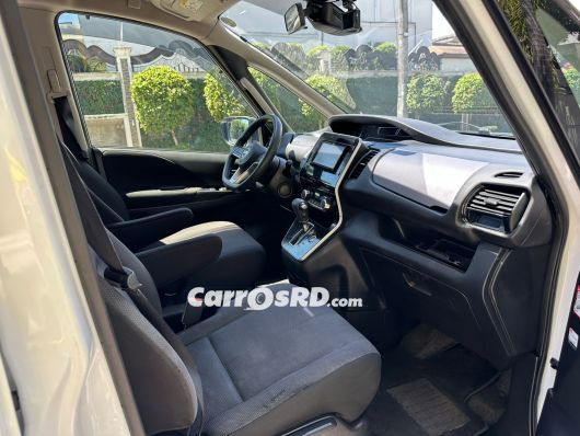 Nissan Serena Minivan en venta