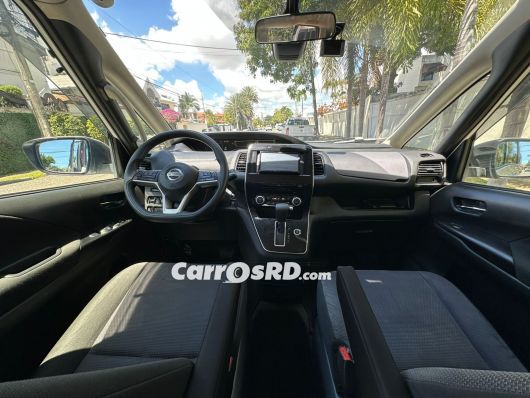 Nissan Serena Minivan en venta