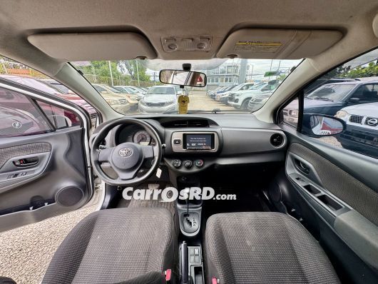 Toyota Vitz Carros en venta