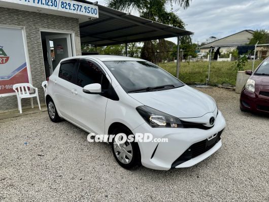 Toyota Vitz Carros en venta
