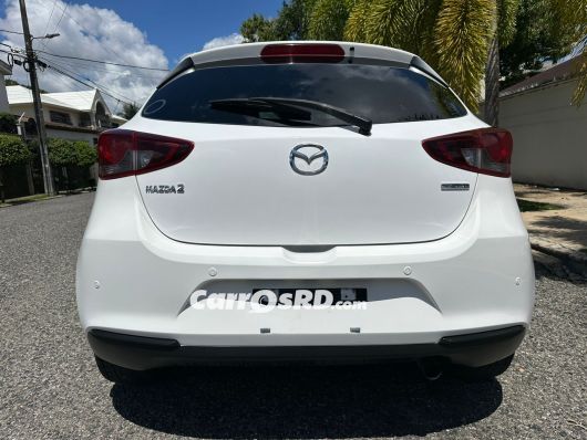 Mazda Demio Carros en venta