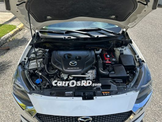 Mazda Demio Carros en venta