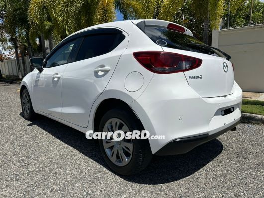 Mazda Demio Carros en venta