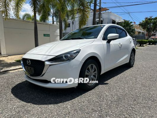 Mazda Demio Carros en venta
