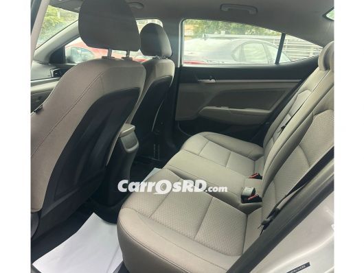 Hyundai Elantra Carros en venta