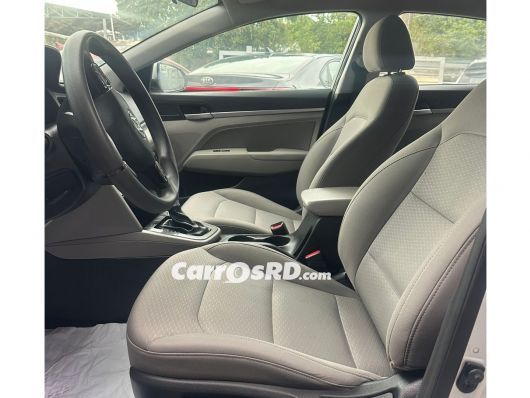 Hyundai Elantra Carros en venta