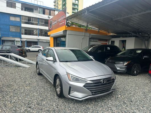 Hyundai Elantra SEL en venta