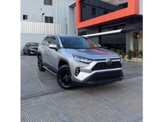 Toyota RAV4 LE en venta