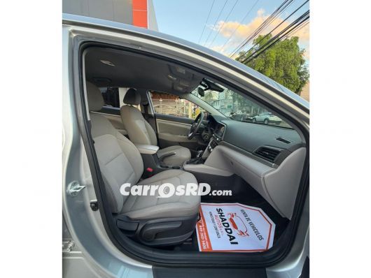 Hyundai Elantra Carros en venta