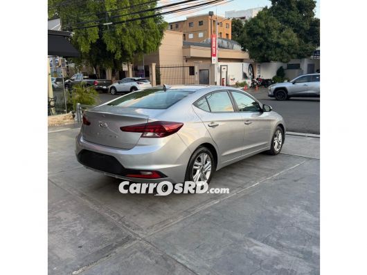 Hyundai Elantra Carros en venta