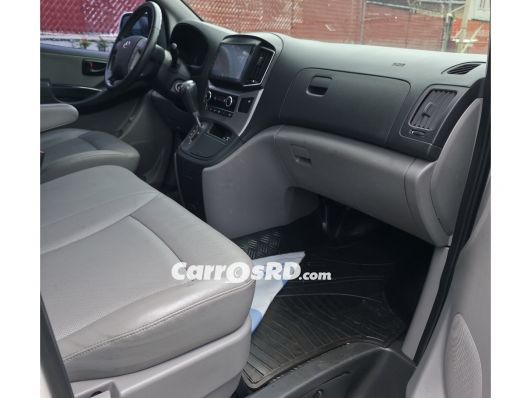 Hyundai Grand Starex Minivan en venta