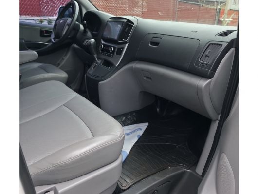 Hyundai Grand Starex Básico