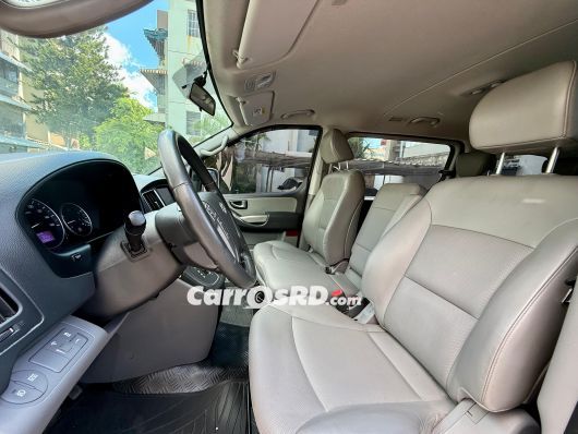 Hyundai Grand Starex Minivan en venta