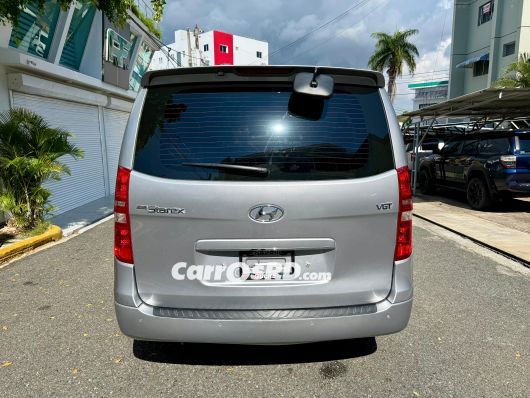 Hyundai Grand Starex Minivan en venta